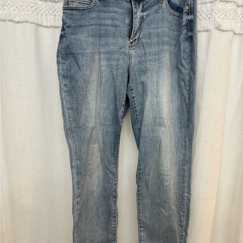 Judy Blue Straight Leg Light Blue Jeans